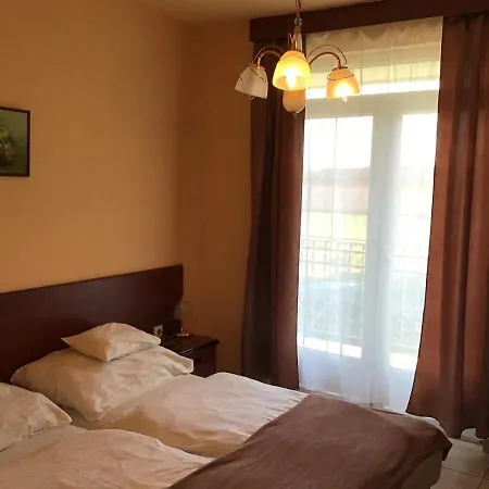 Hotel Nora 2*