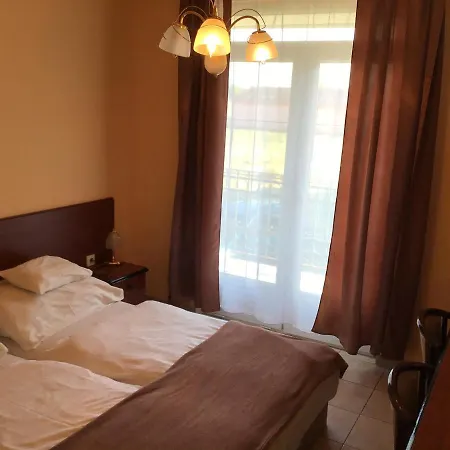 Nora Hotel