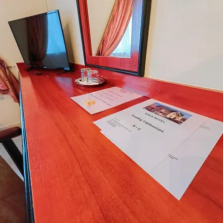 Hotel Nora 2*