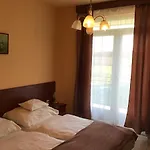 Ξενοδοχείο Hotel Nora 2*