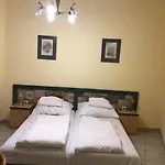 Hotel Nora Ξενοδοχείο 2*