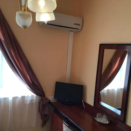 Nora Hotel 2*