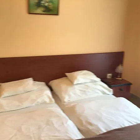 Nora Hotel