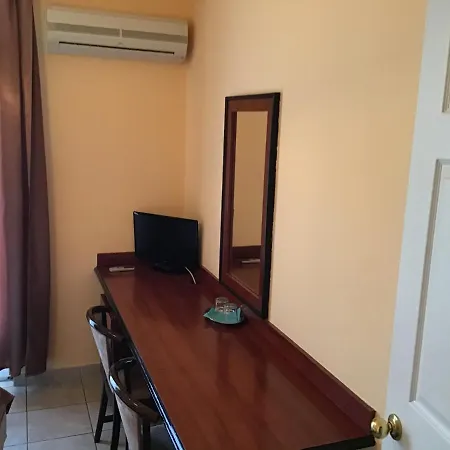 Nora Hotel 2*