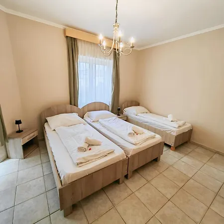 Nora Hotel