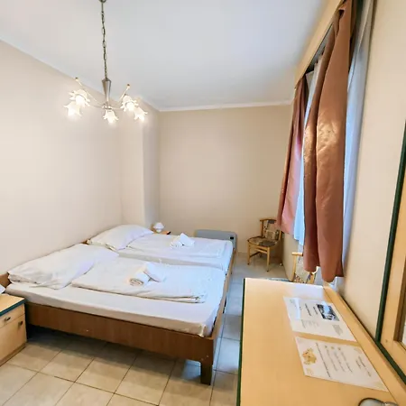 Nora Hotel