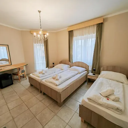 Nora Hotel Hotel 2*