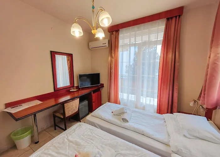 Hotel Nóra Hotel 2*